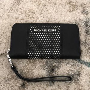 Michael Kora wallet